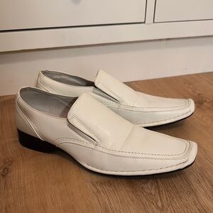 Steve Madden White Slip-On Loafers with Moccasin Stitching